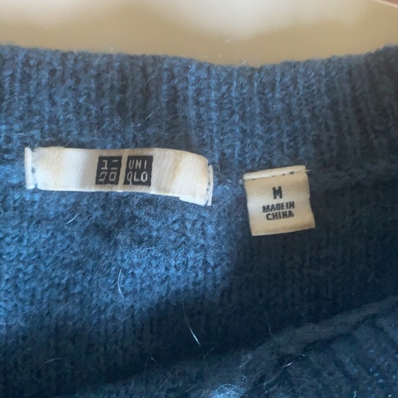 UNIQLO : Unusual blue. size M jumper. Soft, comfortable and warm. - Picture 4 of 6